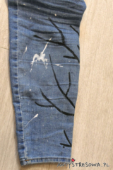 Gałązki drzewa wiśniowego- malowanie jeansów farbami do tkanin